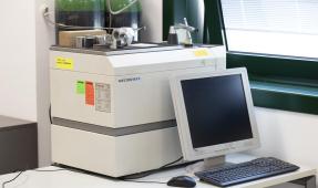 Espectrómetro para análisis de metales